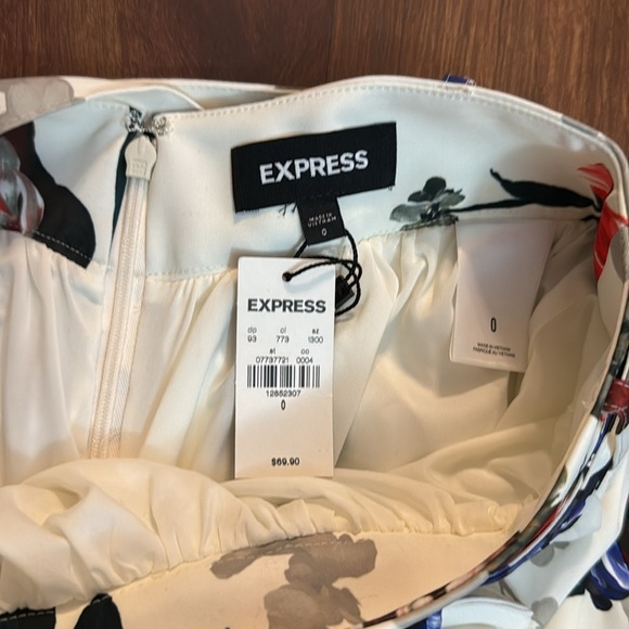 EXPRESS Floral Skirt Size 0 - Picture 3 of 8